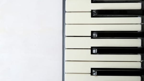 Müzik yapımcısı stüdyo kurulumu